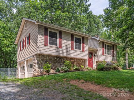 623 Nellie John Drive sold home in Dogwood Acres, Clyde, NC