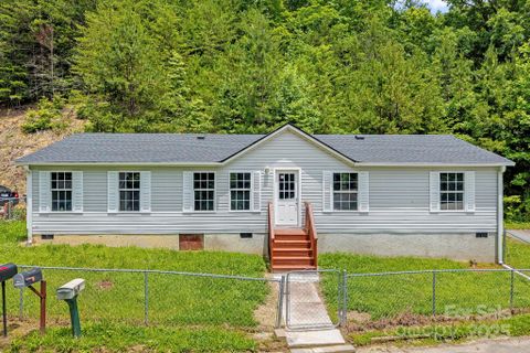 518 Primrose Drive sold home in Briarcliff Crossing, Asheville, NC