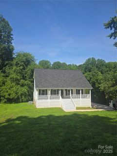 608 Sharon Drive pending home in Dalwan Heights, Statesville, NC