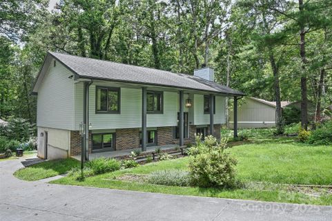 18 Golden Oaks Lane
