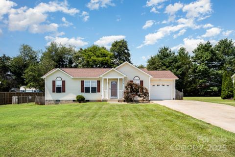 2070 Rocketts Way sold home in Glencroft, Newton, NC