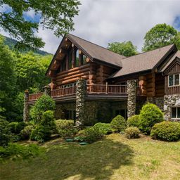 303 Flying Hawk Trail