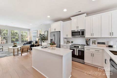 1223 E 16th Street sold home in Towns At Pegram, Charlotte, NC