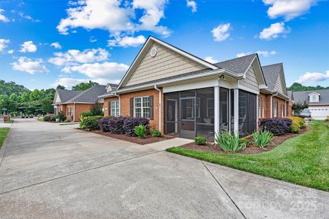 2369 Stardust Court pending home in 3 Cherry Way, Denver, NC