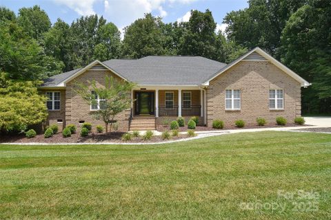 9117 Castle Garden Lane sold home in Castle Gardens, Charlotte, NC