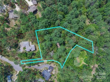 52 Trail Top Drive active home in Sovereign Oaks, Asheville, NC