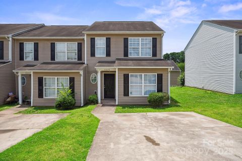 5375 Eneida Sue Drive sold home in Summerville, Charlotte, NC
