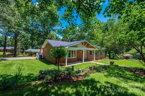 1036 11th Street Circle Drive sold home in Forest Hills, Hickory, NC