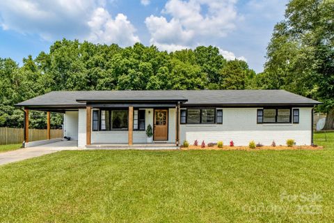 2610 Fairgreen Drive sold home in Southgate, Gastonia, NC