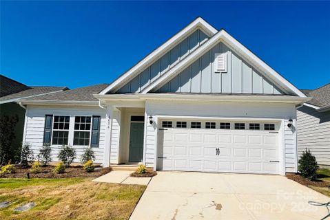1056 Mapletree Lane