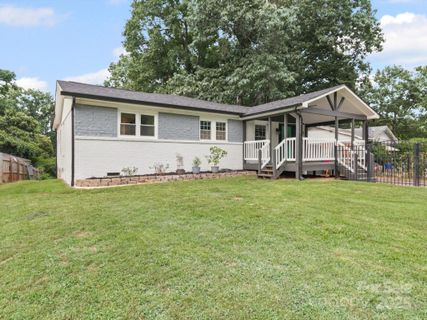 430 Edgegreen Drive sold home in Springfield, Charlotte, NC