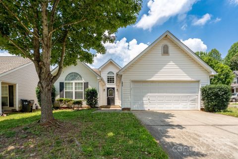 6857 Parkers Crossing Drive sold home in Parkers Crossing, Charlotte, NC