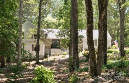 1711 Apple Tree Lane sold home in Olde Williamsburg, Fort Mill, SC