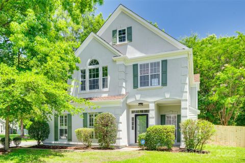 2830 Grosbeak Lane sold home in Robyns Glen, Charlotte, NC