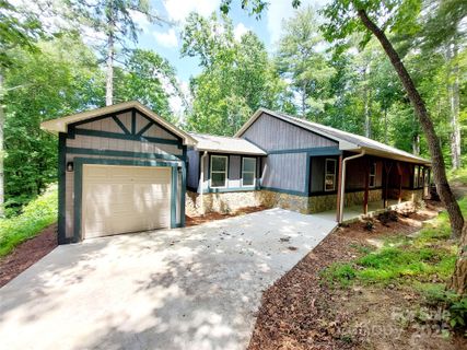 93 Badger Run active home in Fountain Trace, Hendersonville, NC