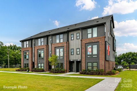 3010 Khan Park Drive pending home in North End Terraces, Charlotte, NC