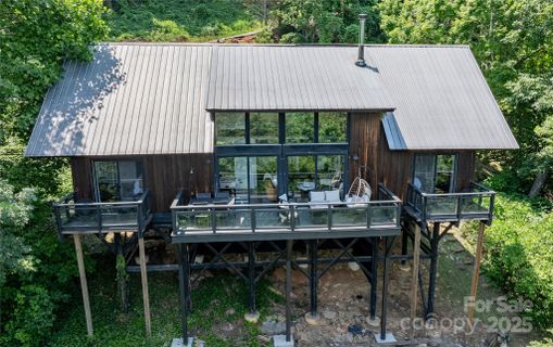 126 North Ridge Drive sold home in The Crossings At Sugar Hill, Marion, NC