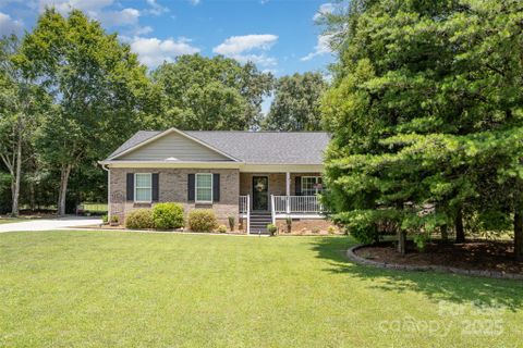 551 Sand Trap Drive sold home in The Glynns At Carolina Crossing, York, SC