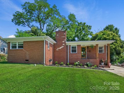 1516 Russell Avenue sold home in Oaklawn Park, Charlotte, NC