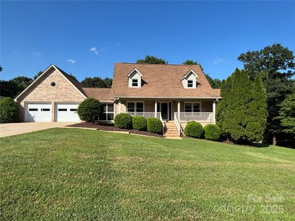 1335 33rd Avenue Drive sold home in North Pines, Hickory, NC