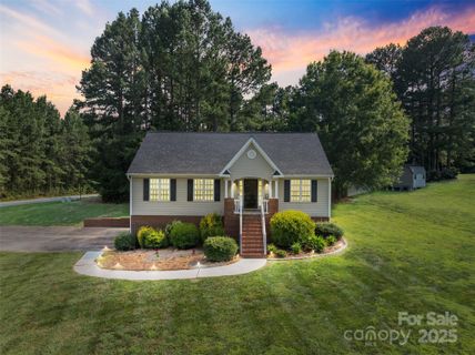 115 W Whispering Pines Lane sold home in Swicegood Farms, Linwood, NC