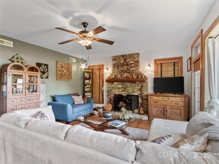 300 Creekside Way B-101