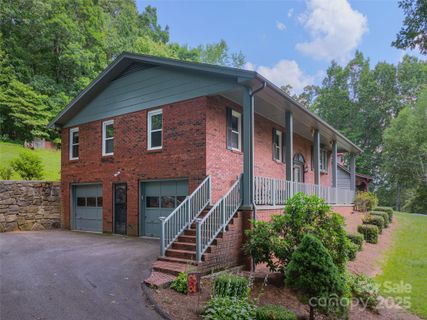 Homes in Forest Park, Waynesville