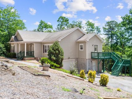 66 Condor Court sold home in Gilliam Woods, Hendersonville, NC