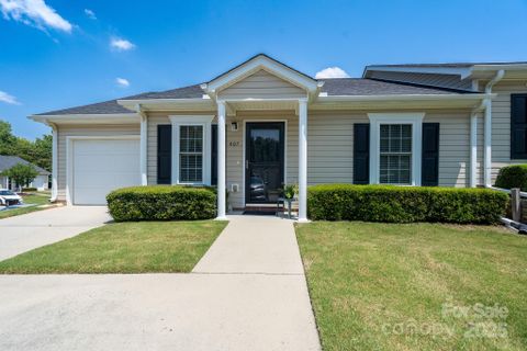 407 Hertling Drive sold home in Sapphire Hills, Concord, NC