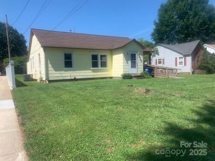 1242 Mitchell Avenue sold home in Oakland Heights, Statesville, NC