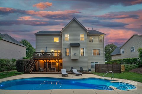 1807 Robbins Meadows Drive sold home in Briarcrest, Waxhaw, NC