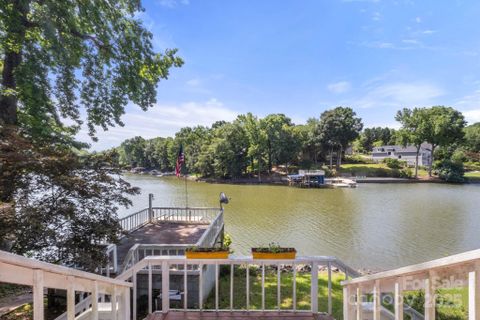 7645 Buckland Road sold home in Northwood Estates, Charlotte, NC