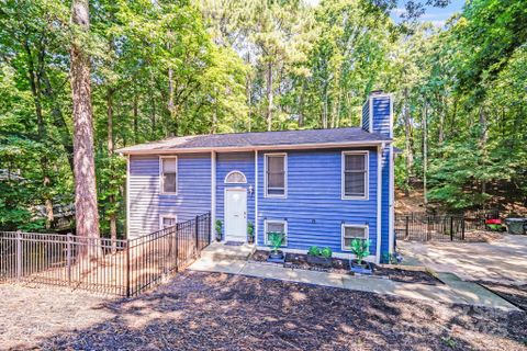 2116 Bon Villa Way active home in Tega Cay, Fort Mill, SC