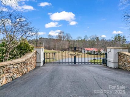 9999 Settlers Trail active home in Settlers Cove, Mars Hill, NC