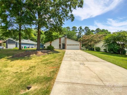 10934 Coachman Circle