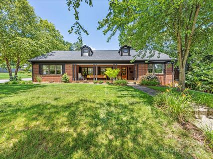 112 8th Avenue sold home in Oakwood, Hickory, NC