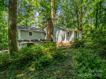 1463 Carolina Drive sold home in Gillette Woods, Tryon, NC