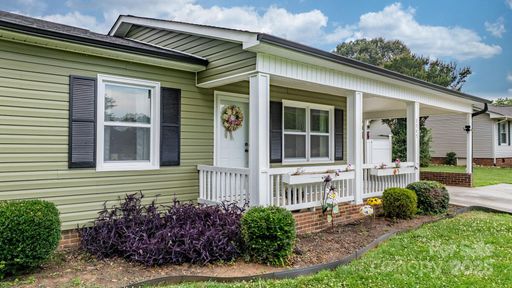 3545 Yorkland Drive sold home in Tanglewood Park, Hickory, NC