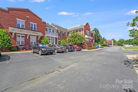 6112 Creft Circle