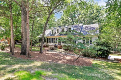 8500 Peyton Randolph Drive sold home in Williamsburg, Charlotte, NC