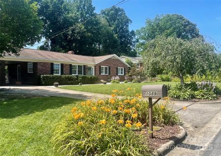 1089 20th Avenue Drive sold home in Lakeland Park, Hickory, NC