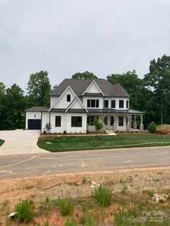 609 Waterton Trail
