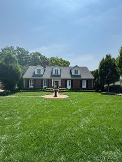 2301 Roswell Avenue