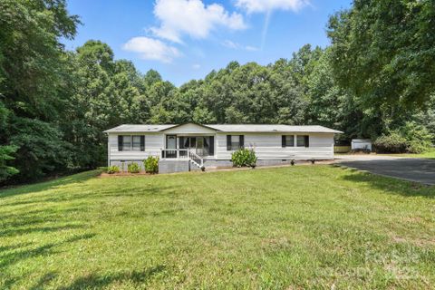 222 Laramie Drive sold home in Carmel Woods, Stanley, NC