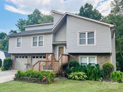 6340 Ellesmere Court sold home in Danbrooke Park, Mint Hill, NC