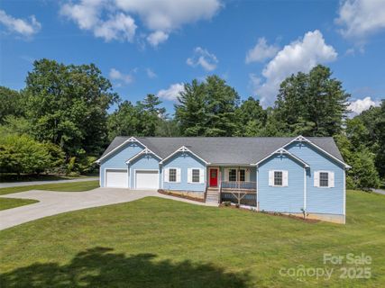 321 Benjamins Way sold home in Sherman Estates, Hendersonville, NC