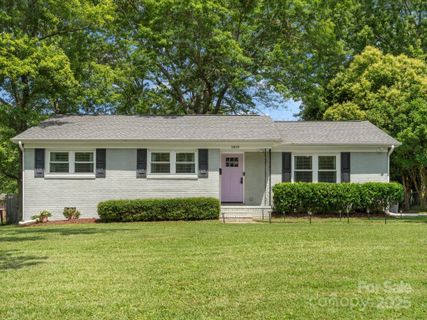 3839 Woodleaf Road