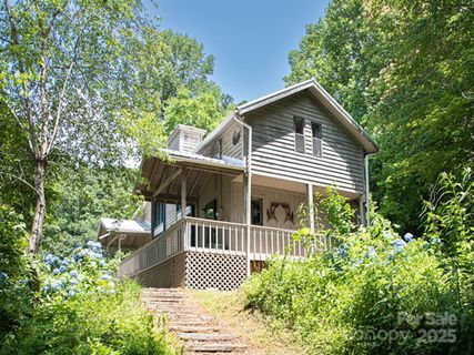 1090 Woolyshot Branch Road sold home in Spring Creek, Hot Springs, NC