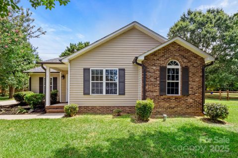 2210 Dawn Ridge sold home in River Chase, Monroe, NC