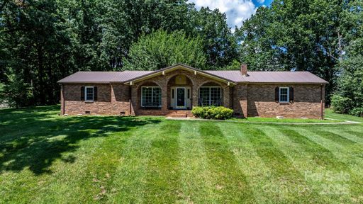 1560 Lafayette Avenue sold home in Virginia Acres, Hudson, NC